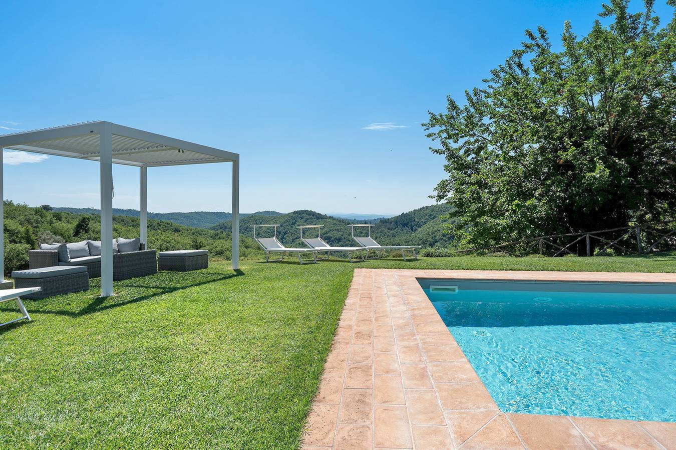 Villa 'Agriturismo Podere Terrena' con vista sulle montagne, piscina privata e Wi-Fi in Gaiole in Chianti, Chianti