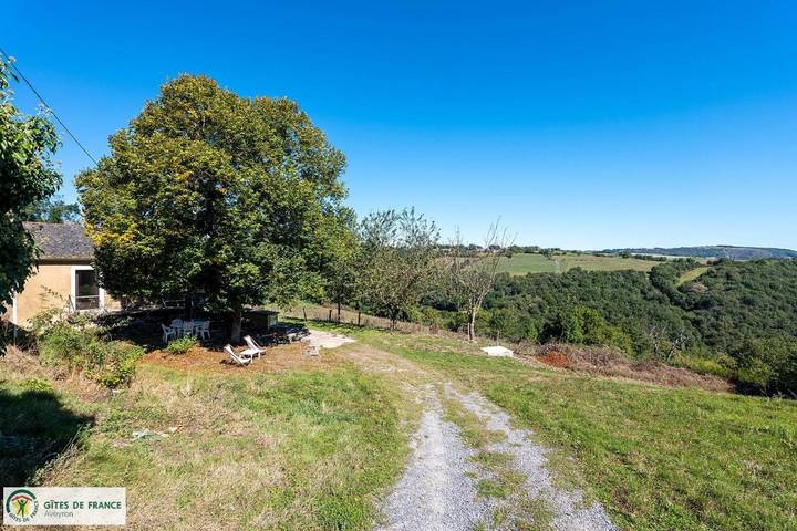 Location de vacances pour 4 personnes, avec jardin et terrasse à Broquiès - 4