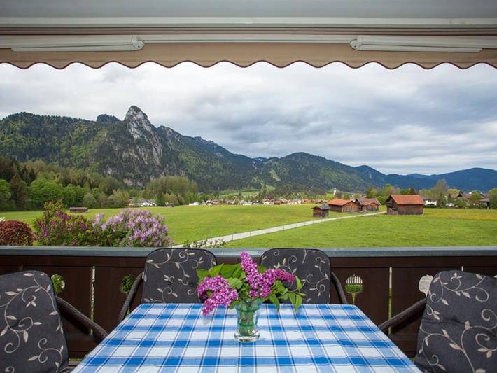 Ferienwohnung für 6 Personen, mit Balkon in den Ammergauer Alpen - 2