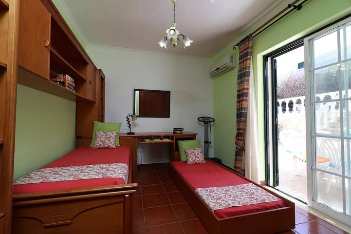 Ferienhaus für 6 Personen, mit Terrasse und Garten an der Algarve - 4