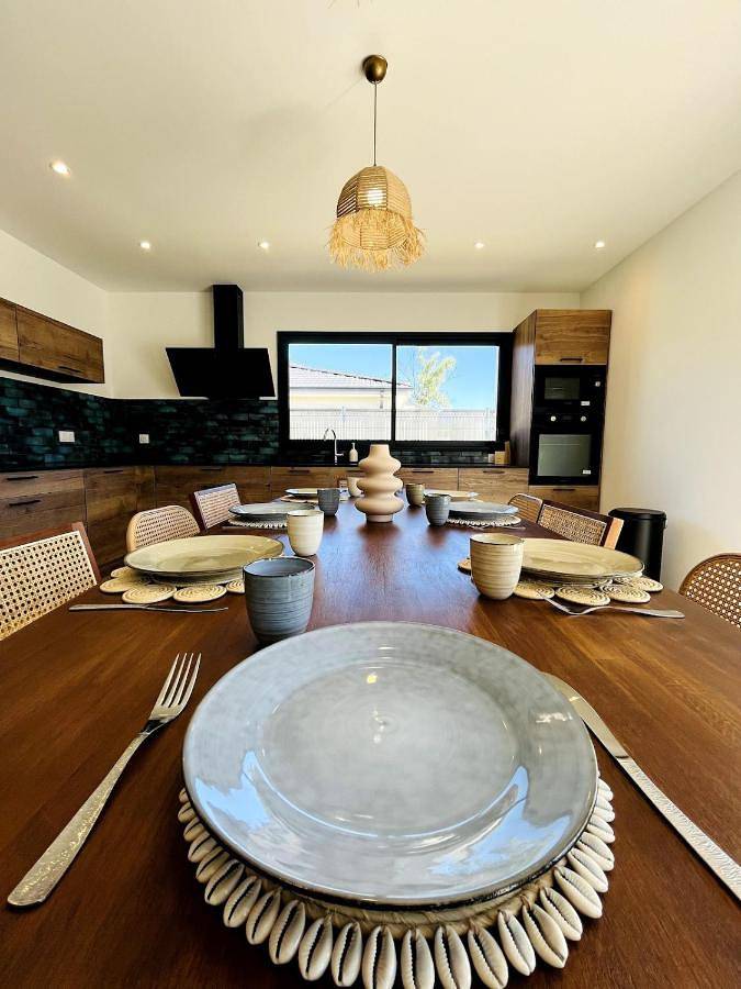 Location de vacances pour 12 personnes, avec jardin ainsi que terrasse et piscine à Charmes-sur-Rhône - 3