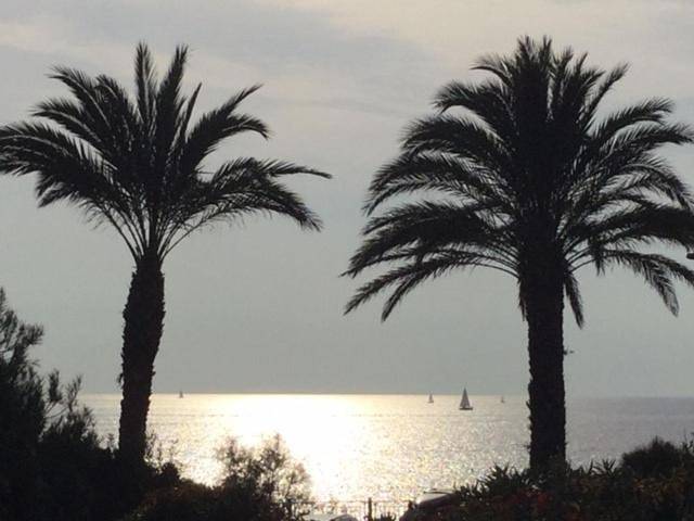 Appartement entier, Studio with Sea View in Sanary-sur-Mer, Côte méditerranéenne (France)