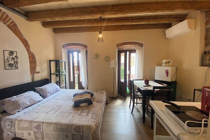 Entire apartment, The room in the ancient village in Colà, Lazise