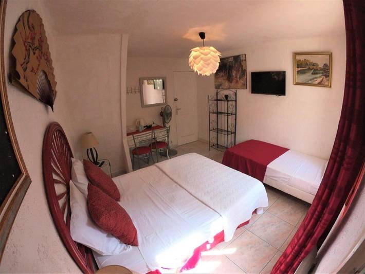 Location de vacances pour 3 personnes, avec piscine et jardin dans Montlegun - 4