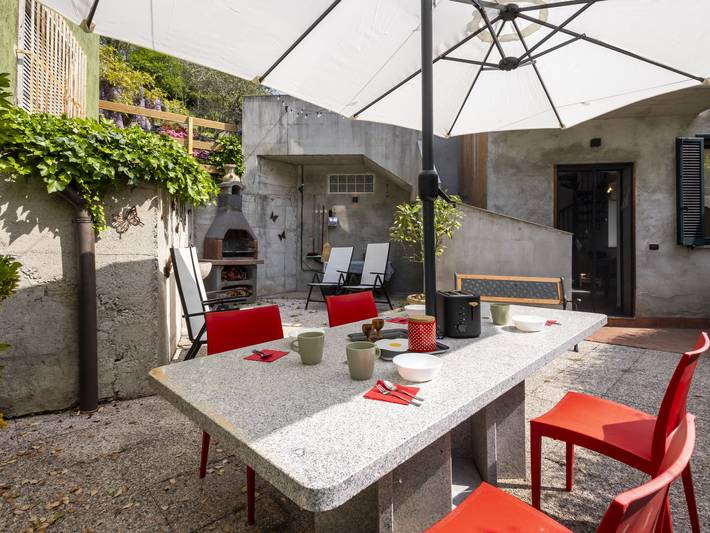 Ferienhaus für 4 Personen, mit Terrasse und Garten in Comune di Luino