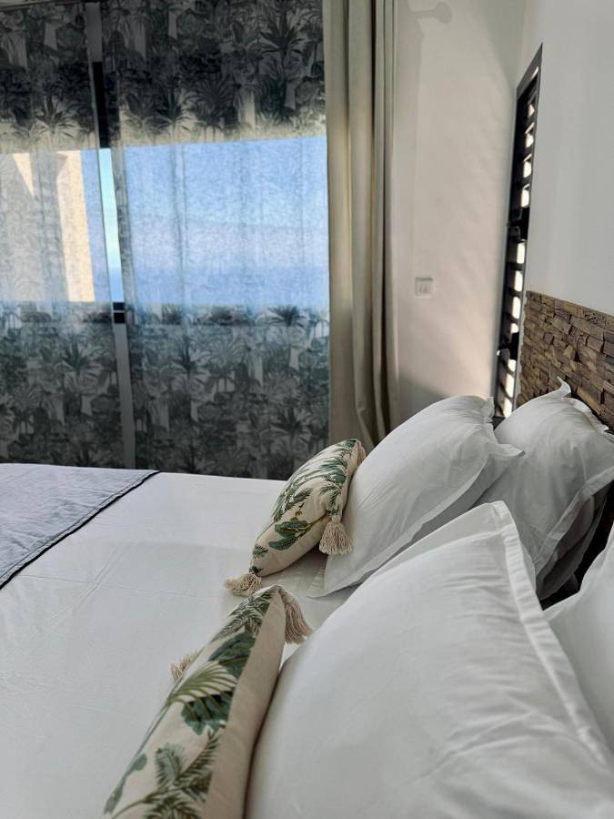 Location de vacances pour 2 personnes, avec piscine ainsi que terrasse et jacuzzi à Petite-Île - 3