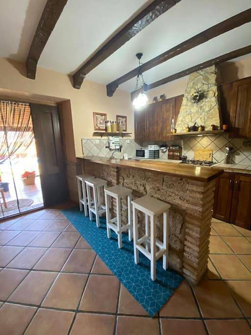 Casa rural para 12 personas, con Terraza además de Jardín y Piscina en Santo Tomé - 3