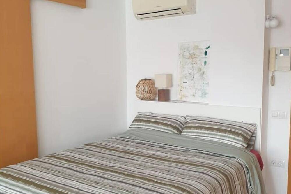 Appartamento intero, Loft Moderno en Terrassa, Ideal Parejas. Wifi. Pk in Terrassa, Barcellona entroterra