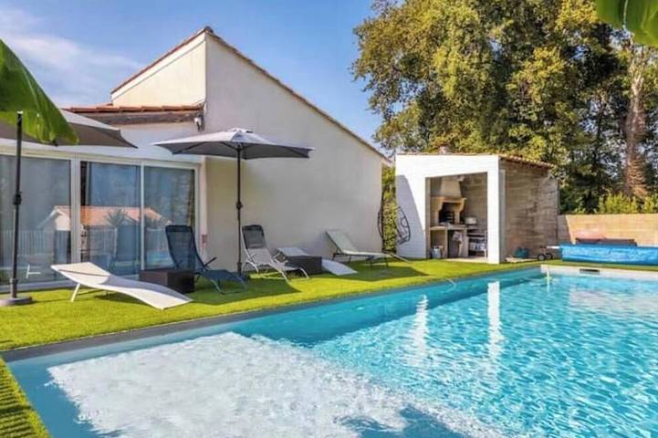 Location de vacances pour 4 personnes, avec Terrasse ainsi que Jardin et Piscine à Ordonnac