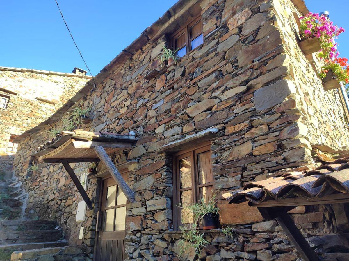 Three-Bedroom House in Lousã, Serra da Lousã