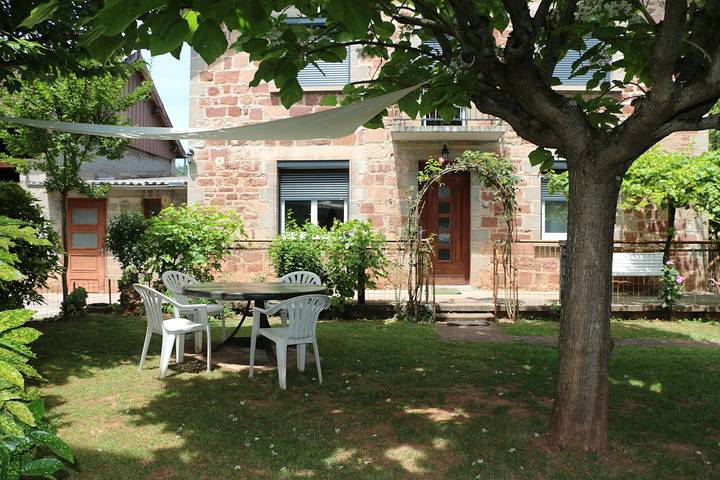 Gîte pour 6 personnes, avec jardin et terrasse, animaux acceptés - 1