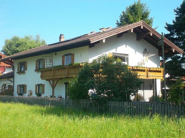 Gîte pour 4 personnes, avec jardin dans Rottau