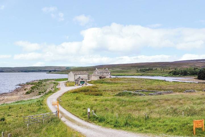 Cottage for 6 people, with garden and hot tub in Yorkshire Dales National Park