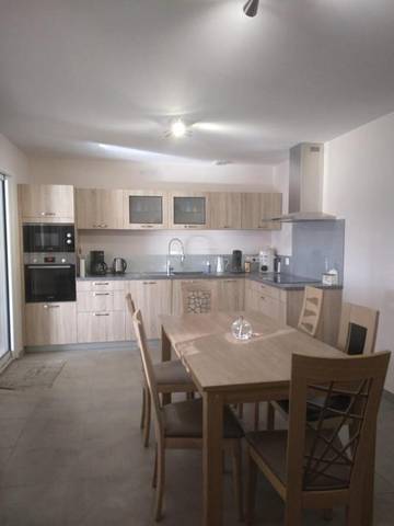 Chambre d’hôte pour 2 personnes, avec vue et jardin dans Versaugues