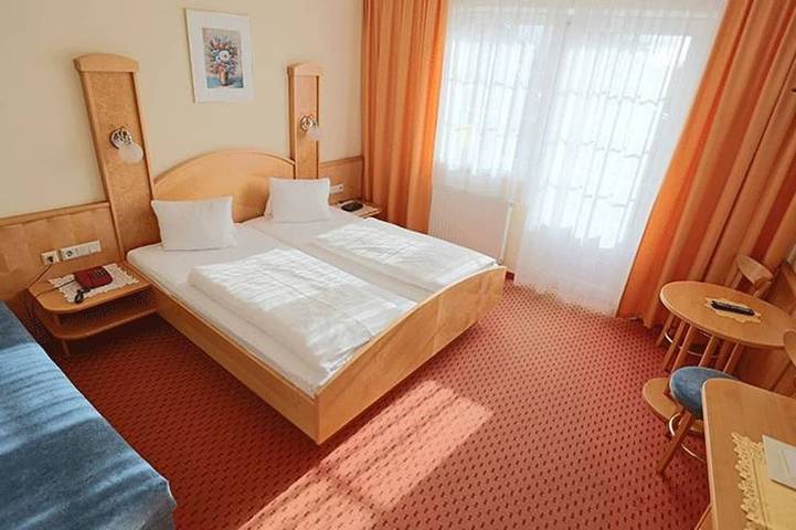 Hotel "Panoramahof" Ziegler - Doppelzimmer in Bad Waltersdorf, Steirerland
