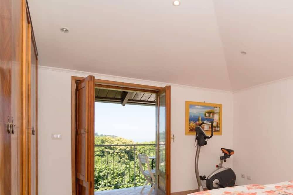 Ganze Wohnung, Mansardina sui Due Golfi in Sant'Agata sui Due Golfi, Neapel Provinz