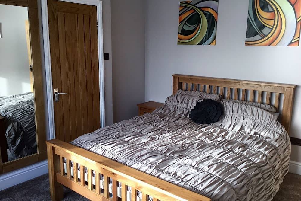 Endless Ocean Views, Charming Coastal Vibes, Indoor Pool Perfection — Book Now in Dawlish, Devon