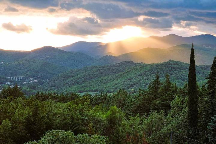 Location de vacances pour 15 personnes, avec vue ainsi que piscine et jardin, animaux acceptés à La Tour-sur-Orb - 4