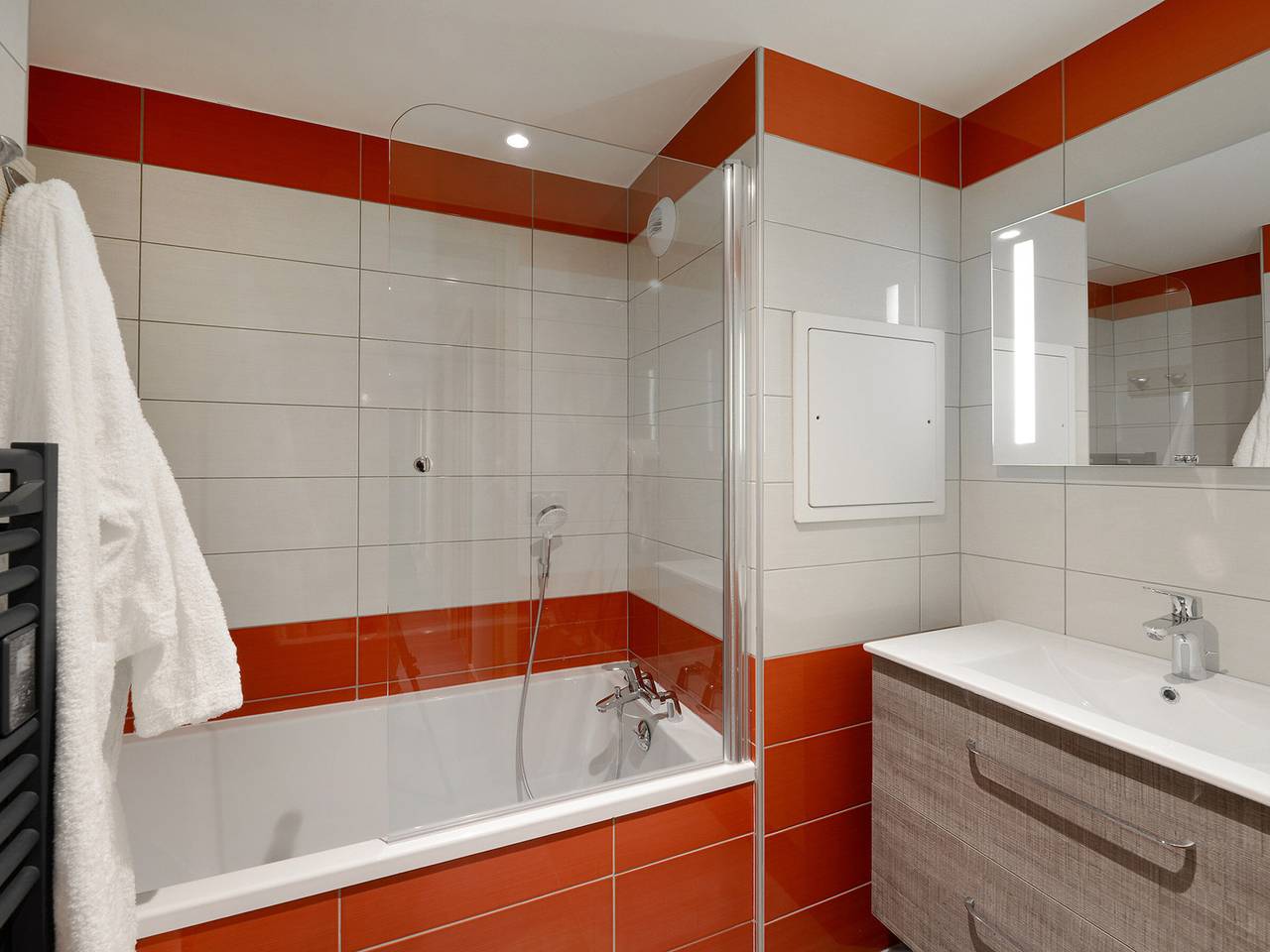 Appartement entier, Appartement rénové près des pistes avec espace bien-être et parking in La Plagne, Bellentre