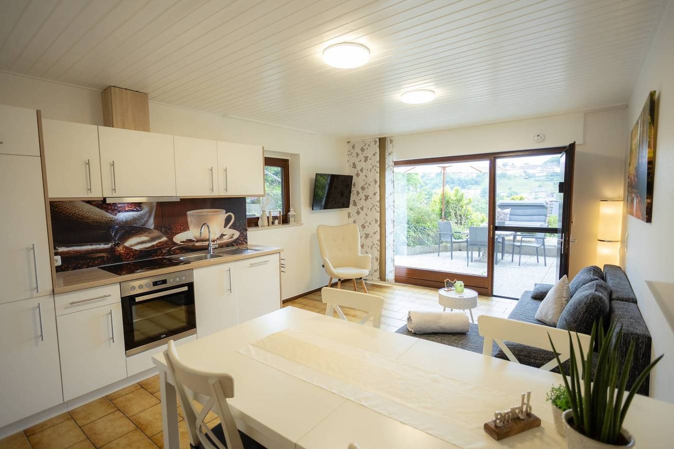Geheel vakantieappartement, Vakantieappartement voor 5 personen met terras in Bad Wünnenberg, Noordrijn-Westfalen
