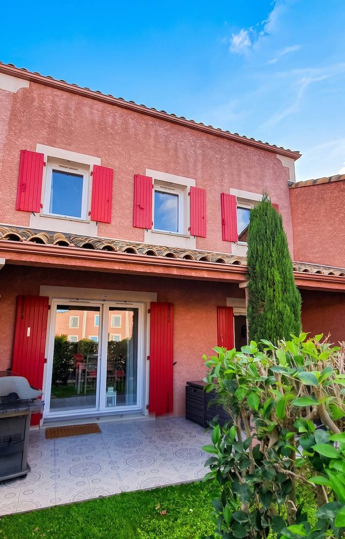 Encantadora Casa de Vacaciones Cerca de Béziers con Piscina Compartida in Béziers, Côte d'Améthyste