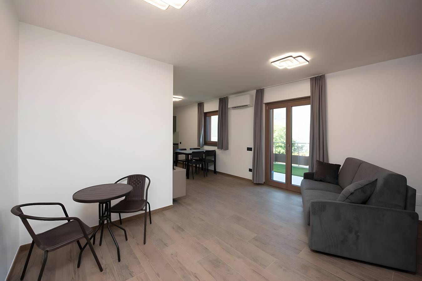 Ganze Wohnung, Suly Appartements 1 – Moderne Ferienwohnung mit Panoramablick in Saint-Vincent in Cillian, Comune di Saint-Vincent
