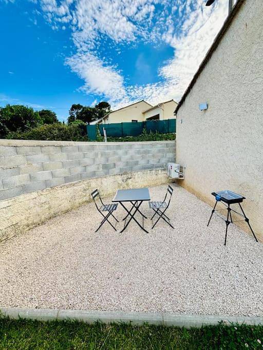 Gîte pour 2 personnes, avec terrasse et vue à Bourg-Saint-Andéol - 4