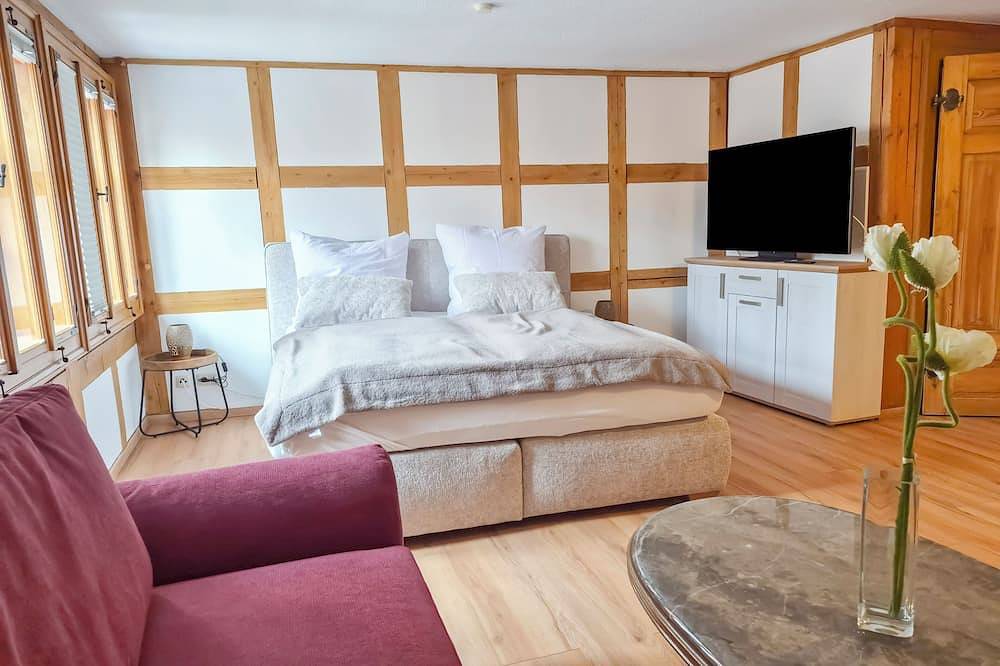 Ganze Wohnung, Apartment Victoria im Fachwerkhaus von 1596 – Altstadt Jena in Jena, Saaleland