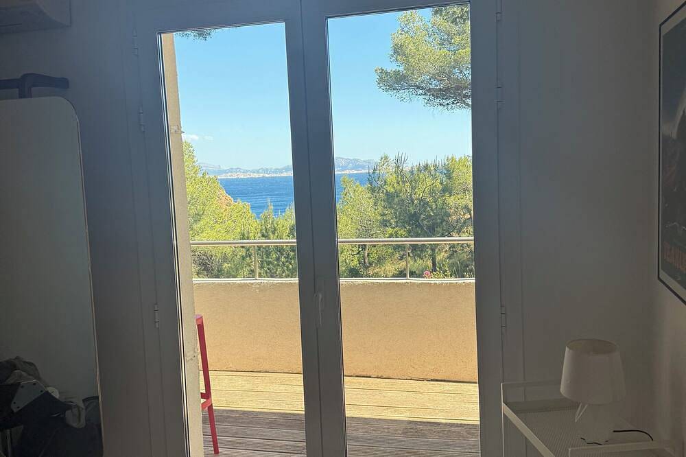 Exclusive bedrooms villa - \"les pieds dans l'eau @ Petit Méjean calanque\" in Ensuès-la-Redonne, Istres region