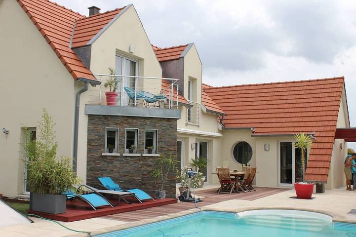 Location de vacances pour 10 personnes, avec jardin et jacuzzi ainsi que sauna et balcon à Breuschwickersheim