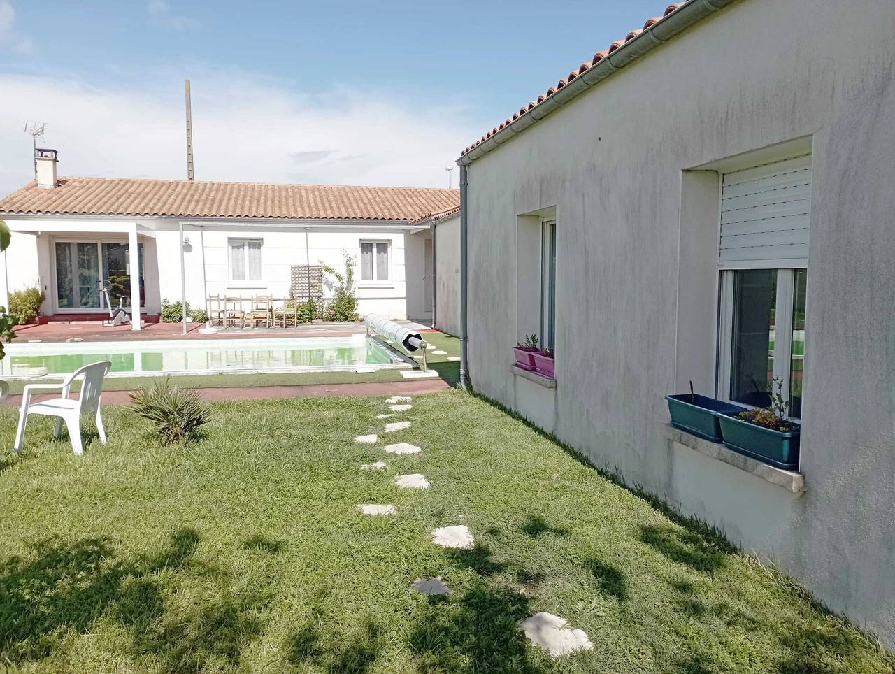 Appartement entier, Charmant appartement avec jardin et piscine à La Jarrie in La Jarrie, Région de La Rochelle