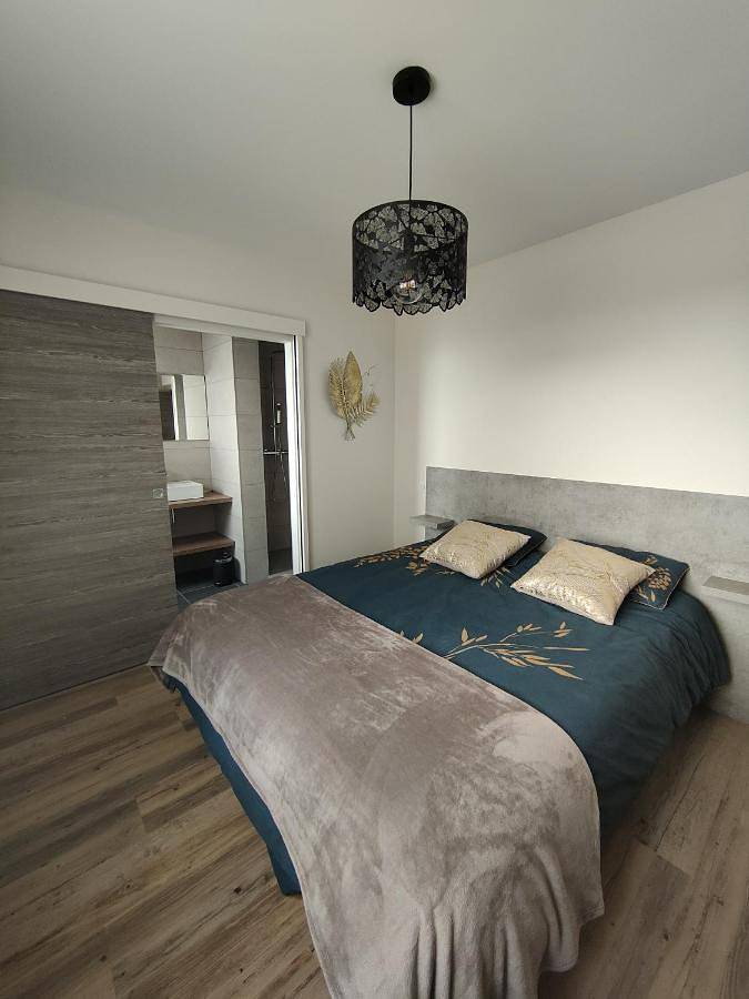 Location de vacances pour 16 personnes, avec vue ainsi que jardin et piscine à Gras - 3