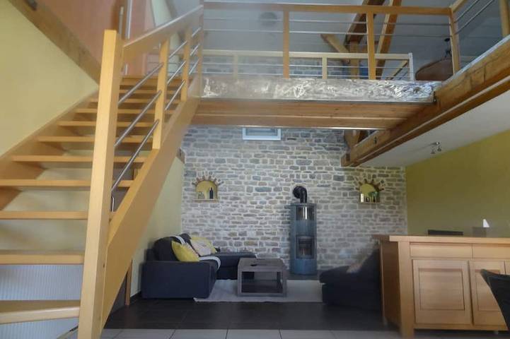 Gîte pour 8 personnes, avec balcon et jardin à Mournans-Charbonny