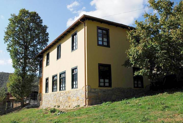 Casa rural para 5 personas, con vistas y terraza, Se admiten mascotas en Parque Natural de las Fuentes del Narcea, Degaña e Ibias - 4