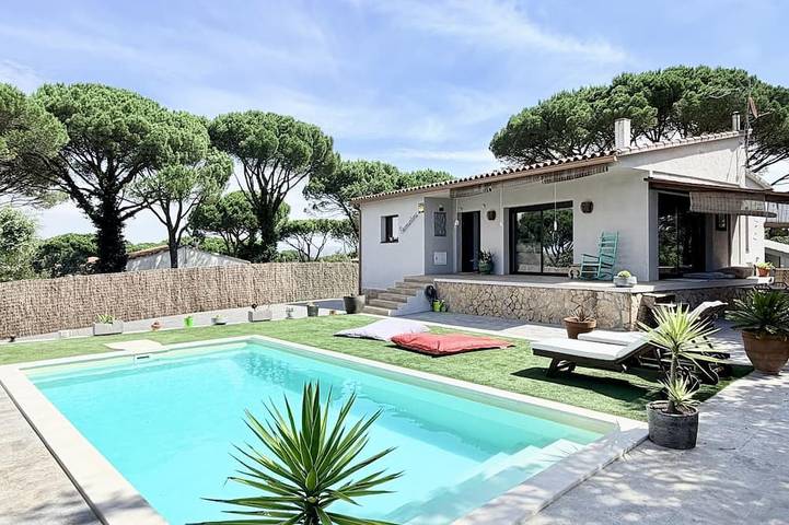 Villa pour 6 personnes, avec jardin et piscine - 1