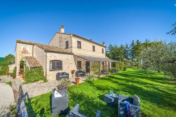 Holiday apartment for 4 people, with pool and garden, with pets - 1