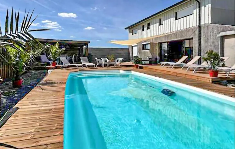 Maison de vacances pour 12 personnes, avec terrasse et piscine - 1