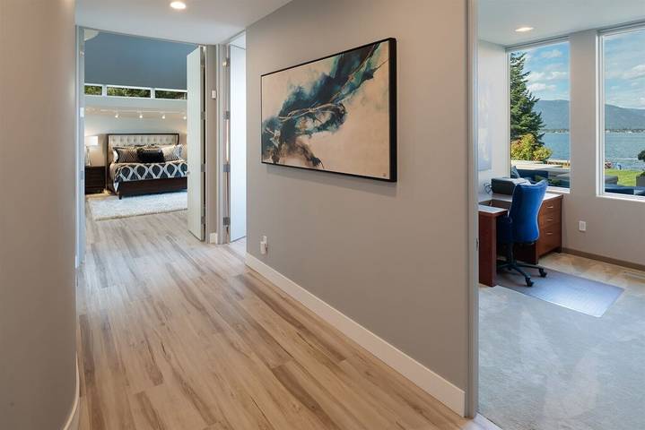 Vacation rental for 24 people, with hot tub and yard in Lake Pend Oreille