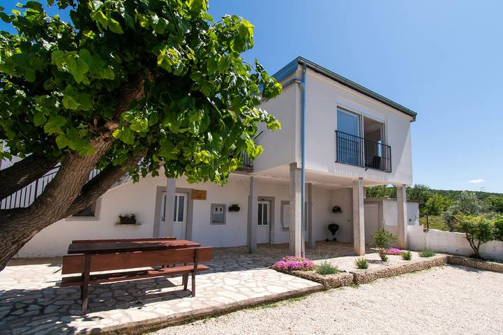 Ferienhaus für 6 Personen in Maslenica