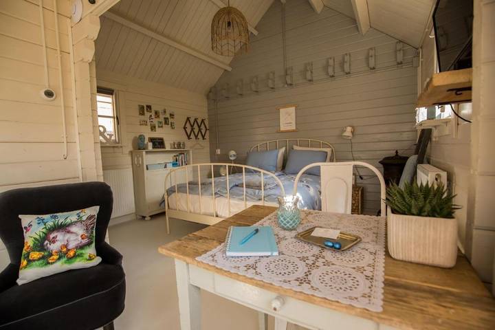 Pension voor 2 personen, with Terras and Tuin as well as Uitzicht aan het Veluwemeer