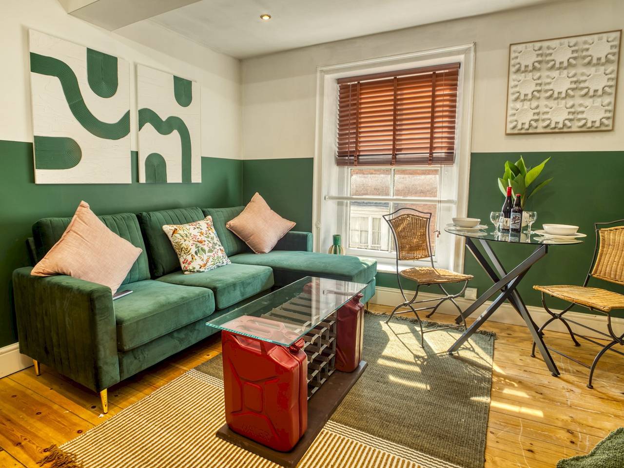 Entire apartment, Stylish Steep Hill Apartment | Pass the Keys in Lincoln, Lincolnshire
