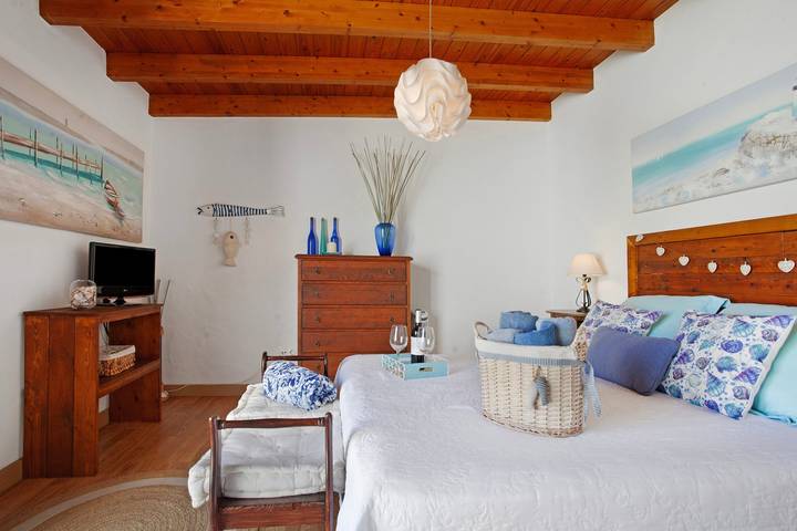 Entire apartment, Vacation Home "Vista Tostón" with Private Terrace & Wi-Fi in Piedra Playa, La Oliva