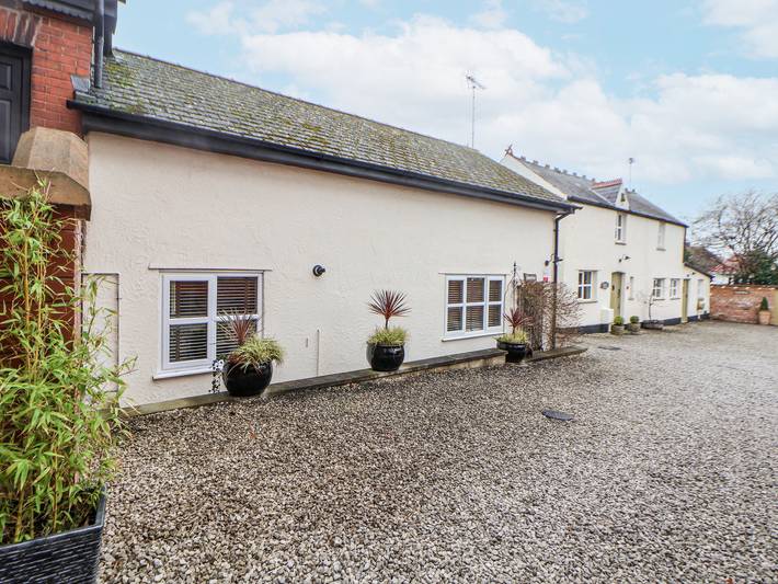 Log cabin for 5 people, with garden, with pets in Prestatyn