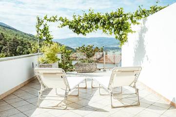 Gîte pour 3 personnes, avec terrasse ainsi que sauna et vue, animaux acceptés à Vipava