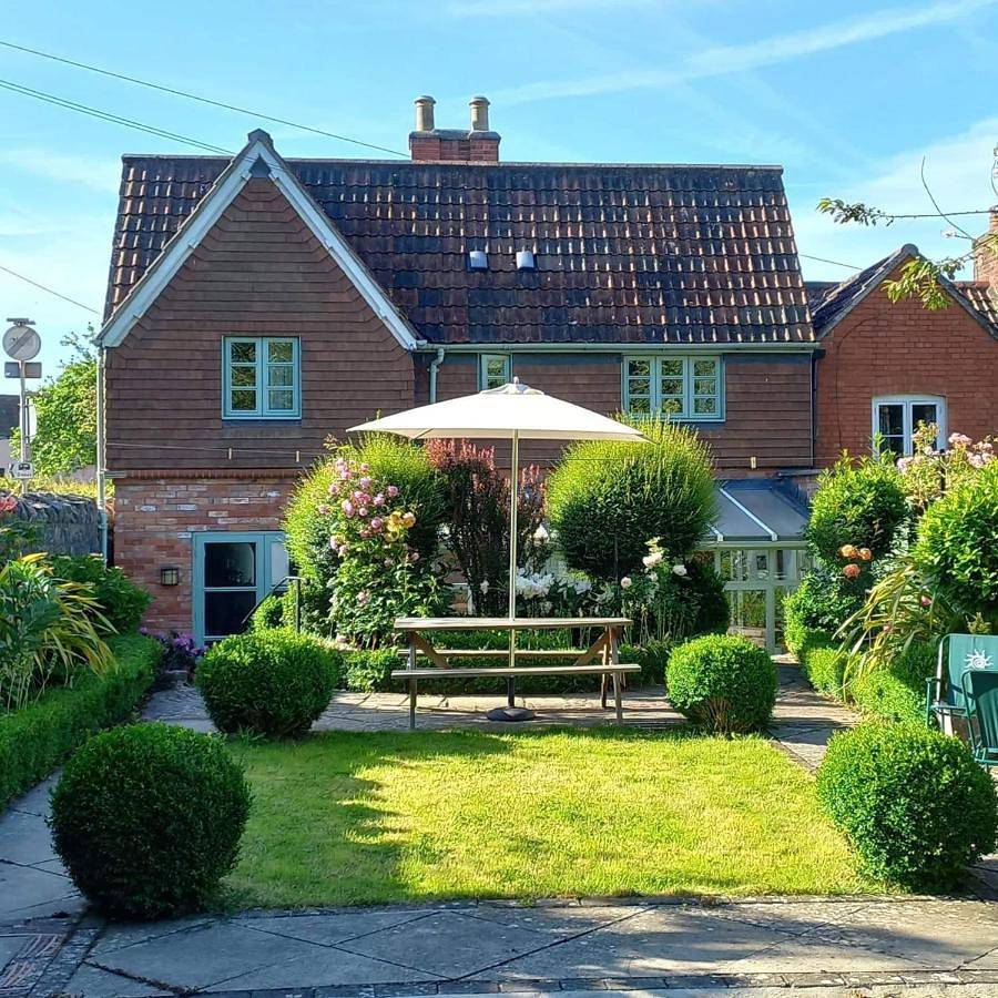 Double Room with Private Bathroom in Glastonbury, Somerset