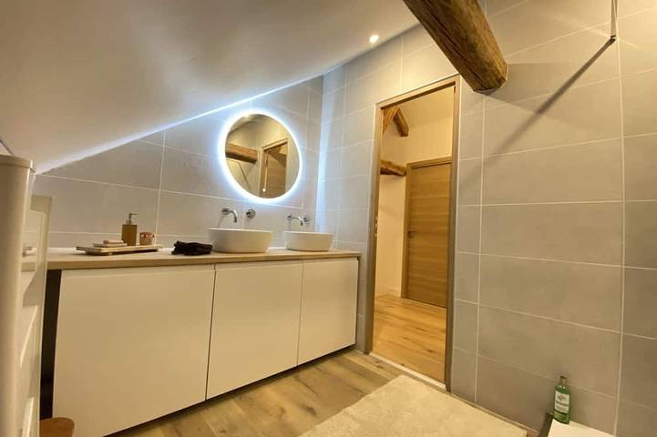 Ganze Wohnung, Superb Duplex 8/10 pers 5ch 3sdb 1 balcony 150M2 cocooning in the heart of Queyras in Abriès, Queyras