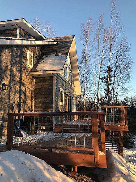 Built in 2021. Beautiful Wooded Lot. Minutes to Kenai, Soldotna & Kasiloff. in Kenai Peninsula