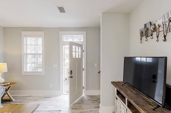 Cabin for 6 people, with hot tub and pool as well as balcony the Florida Panhandle