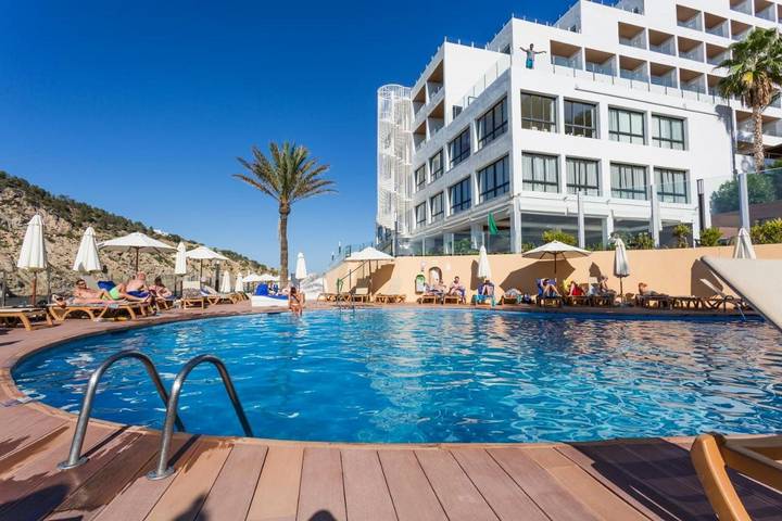 Hôtel pour 2 personnes, avec jardin et piscine à Cala Llonga - 3