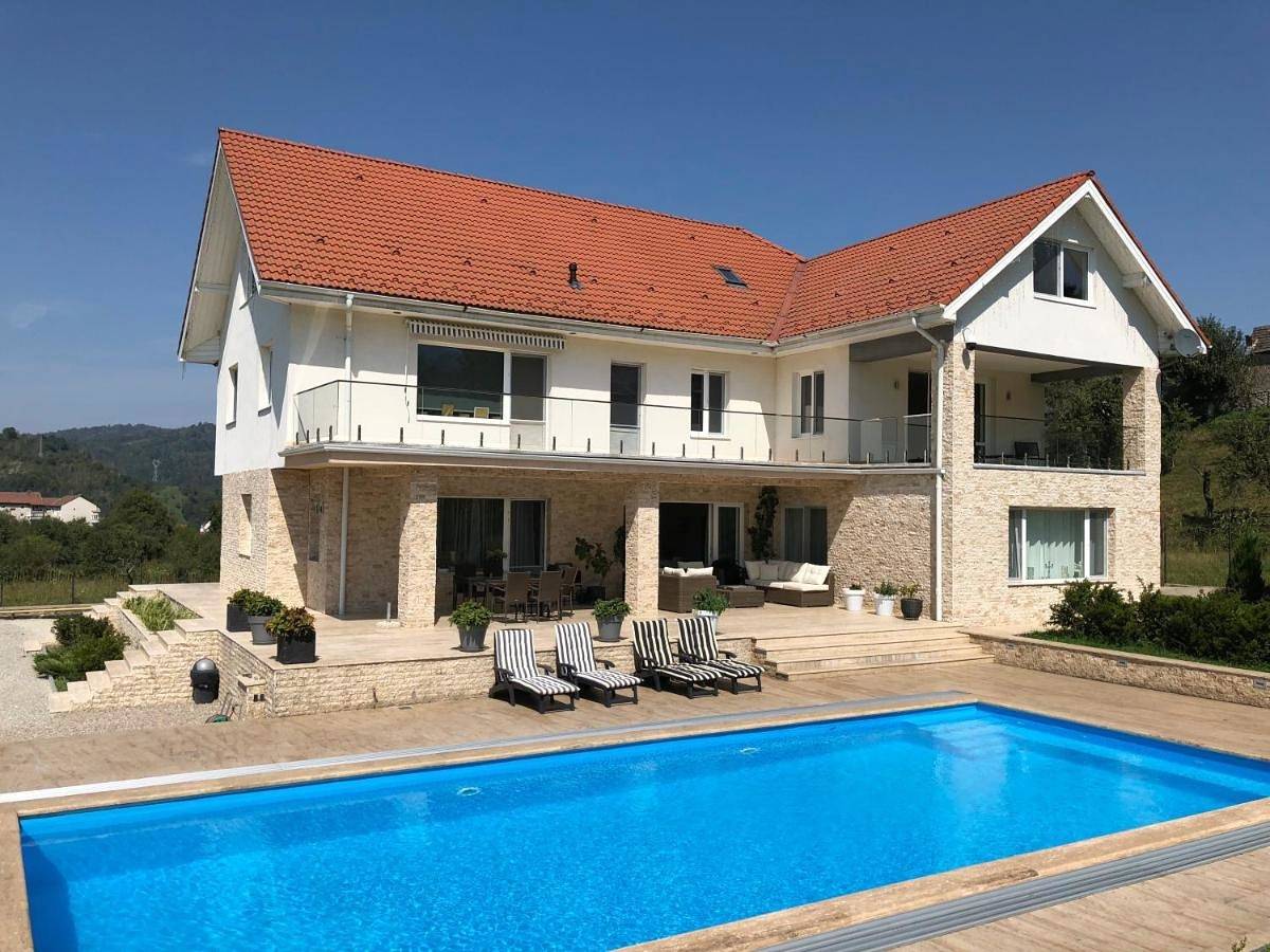 Villa with Private Pool in Walachia